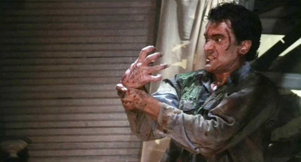 La mano poseída de Ash (The Evil Dead II, 1987)